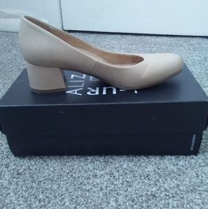 Naturalizer donelle taupe heels sz 7.5 in box
